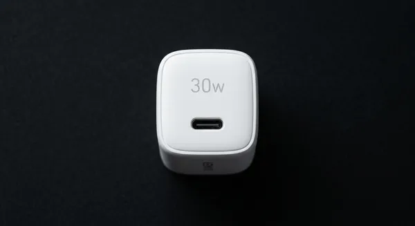 Szybka ładowarka USB-C 30 W